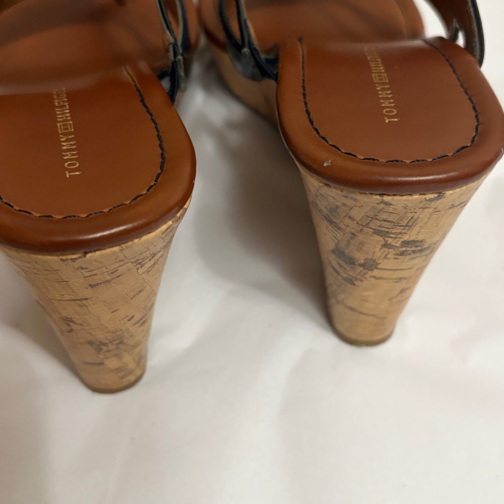 Tommy Hilfiger Women's Black and Tan Sandals - Picture 5 of 9